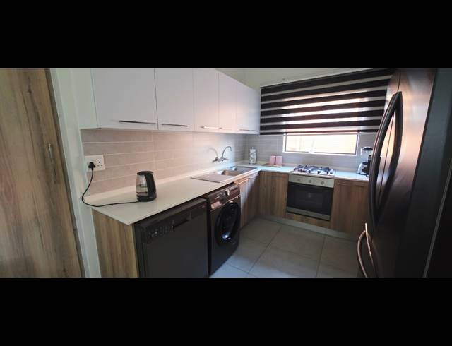 2 BEDROOM APARTMENT FOR SALE IN MODDERFONTEIN